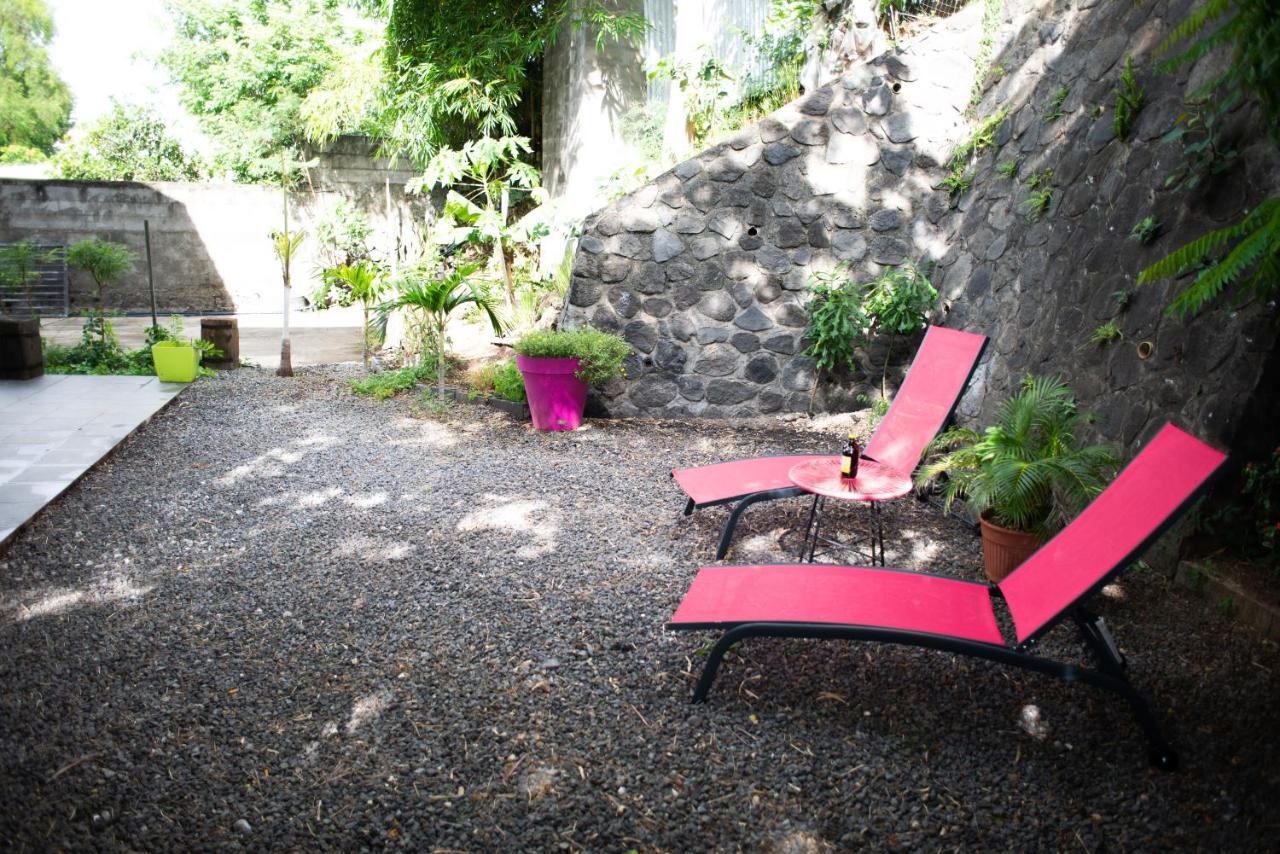 Le Bambou T3 Centre Ville Sainte Clotilde Rez De Jardin Bois de Nefles  Eksteriør bilde